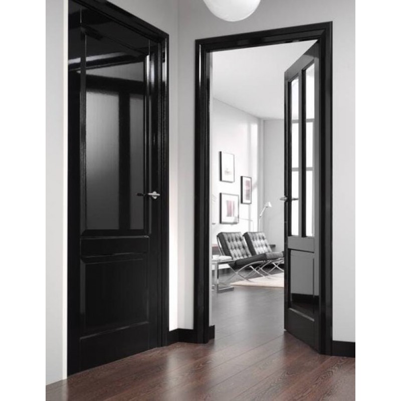 Черная дверь квартиры. Черная дверь. Дверь черно белая. Черные двери в интерьере. Двери межкомнатные классика черные.
